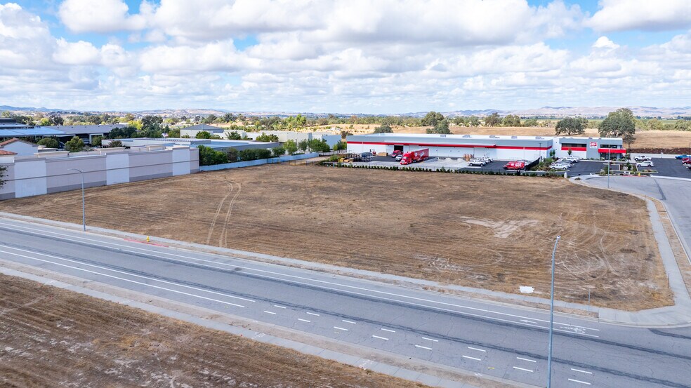 More Photos Of Germaine Way @ Wisteria Ln, Paso Robles Land For Sale