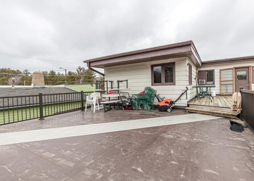 More Photos Of 7235 Bradley St, Lake Tomahawk Restaurant For Sale