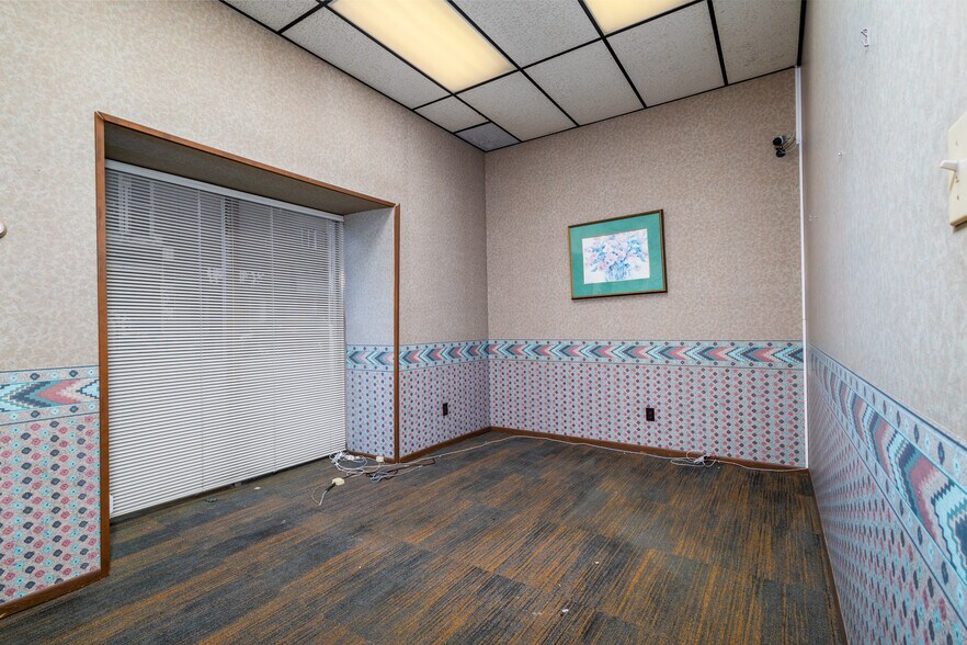 More Photos Of 100 N 4th St, Steubenville Office For Sale