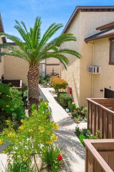 More Photos Of 918 Romneya Dr, Anaheim Apartments For Sale