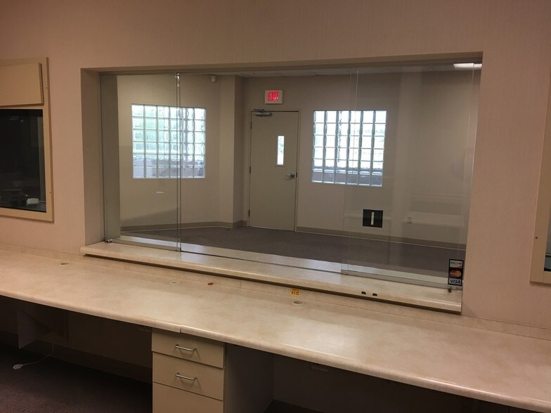 More Photos Of 1312 Professional Blvd, Evansville Medical For Sale