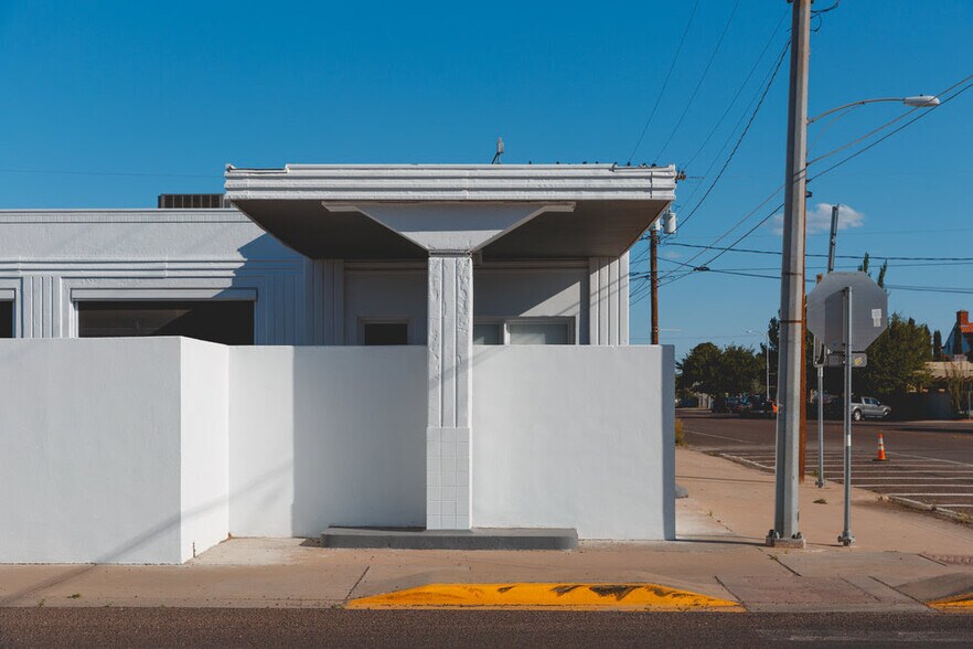 More Photos Of 100 E San Antonio St, Marfa Storefront Retail Office For Sale