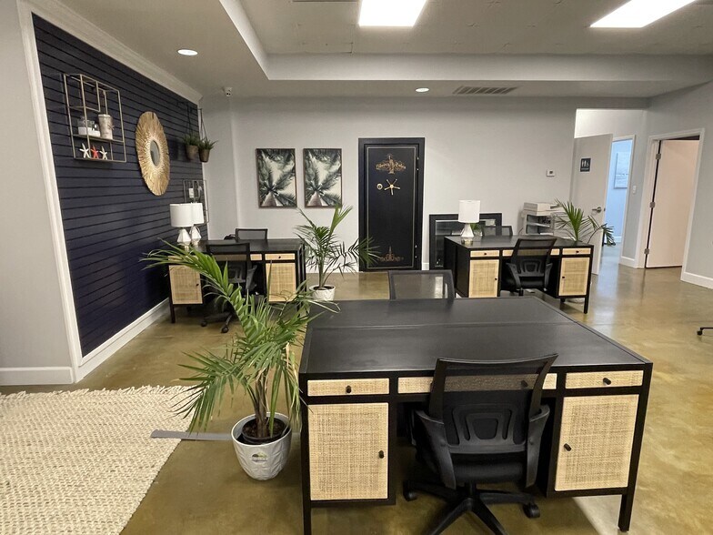 More Photos Of 8115 Waters Ave, Savannah Showroom For Sale