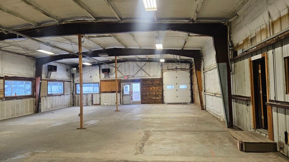 More Photos Of 590 E Main St, Hyde Park Industrial For Sale