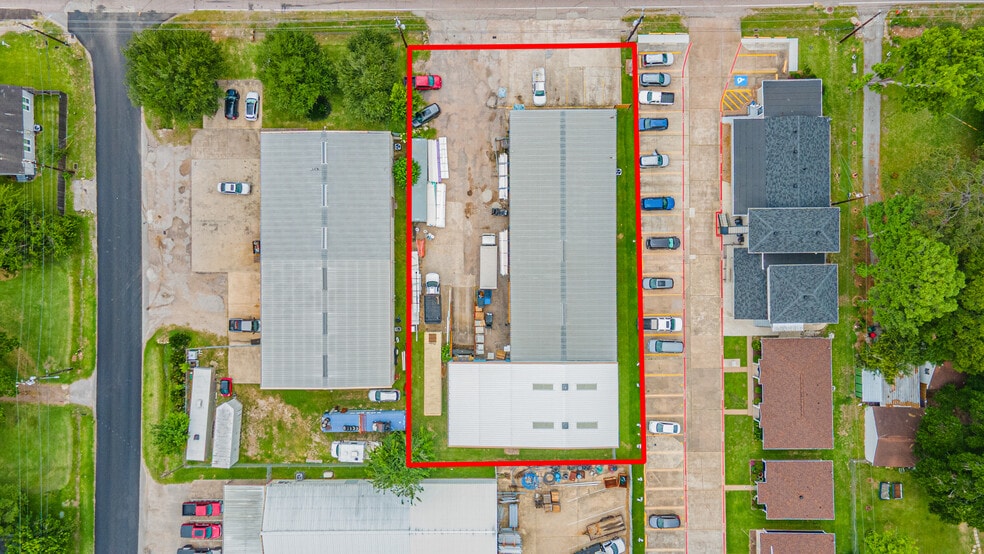More Photos Of 705 Cedar Bayou Rd, Baytown General Retail For Lease