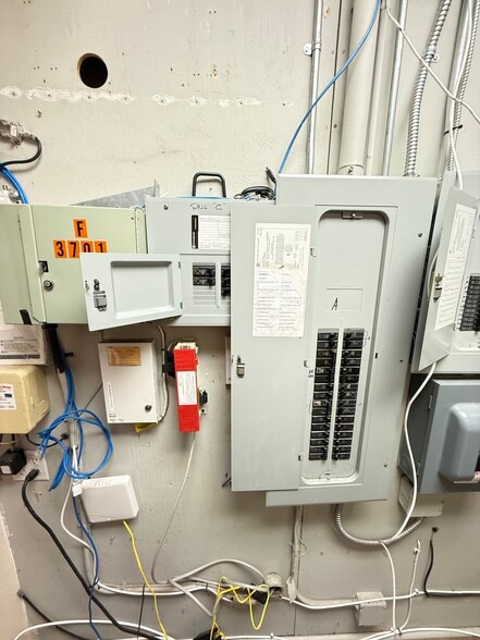 More Photos Of 3701 W International Speedway Blvd, Daytona Beach Light Distribution For Lease
