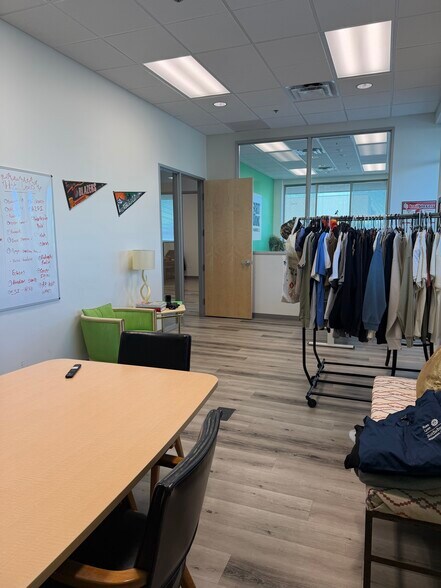 More Photos Of 7421 S 89th Pl, Mesa Showroom For Lease