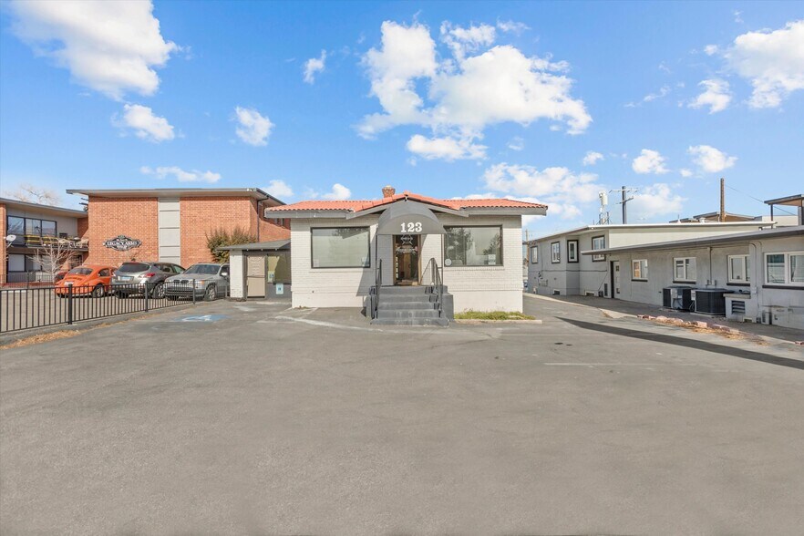 More Photos Of 123 Mt Rose St, Reno General Retail For Sale