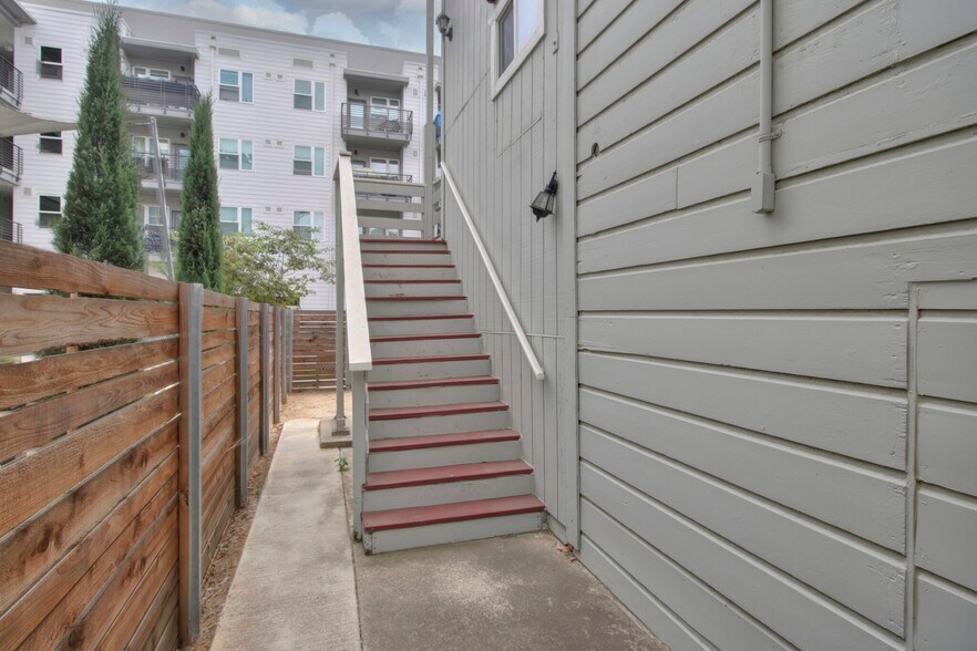 More Photos Of 609-611 16th St, Sacramento Apartments For Sale