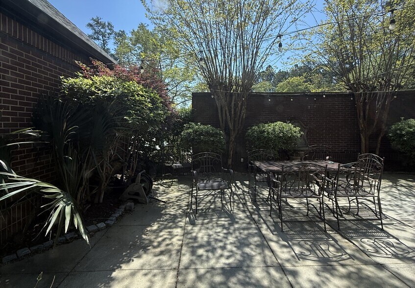 More Photos Of 1717 St Julian Pl, Columbia Office For Sale