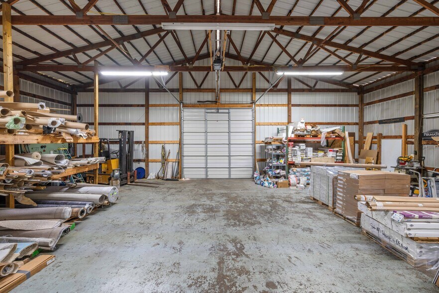 More Photos Of 364 W Main St, Decaturville Flex For Sale