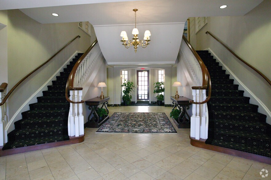 More Photos Of 151 Central Ave, Holland Office For Lease