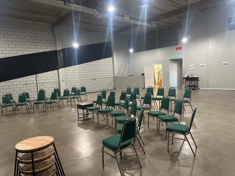 More Photos Of 747 Milford St, Glendale Warehouse For Lease