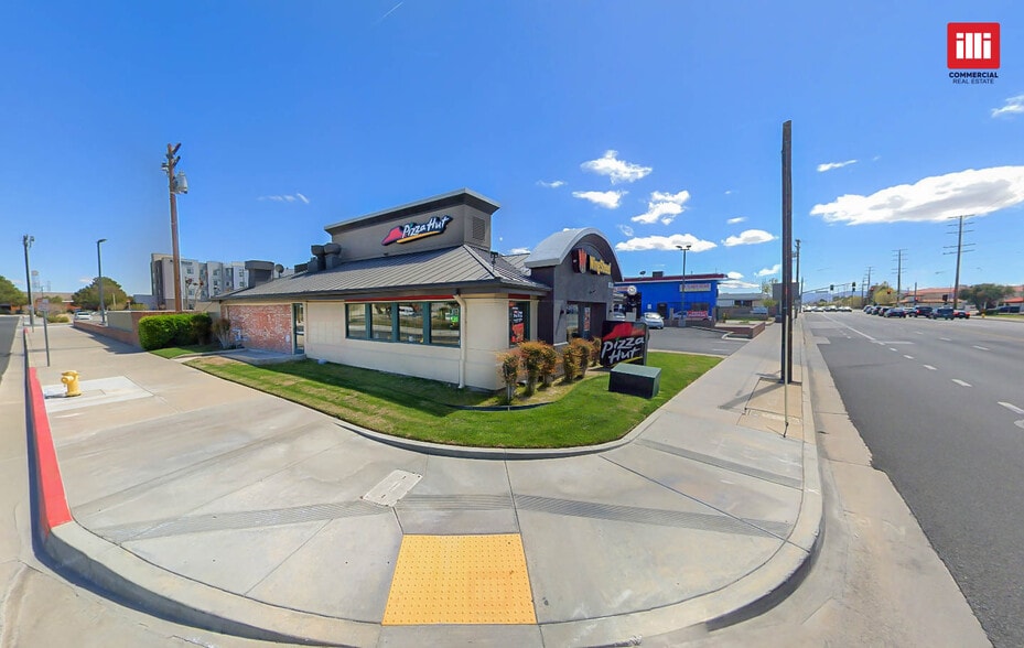 More Photos Of 44836 10th St W, Lancaster Fast Food For Lease