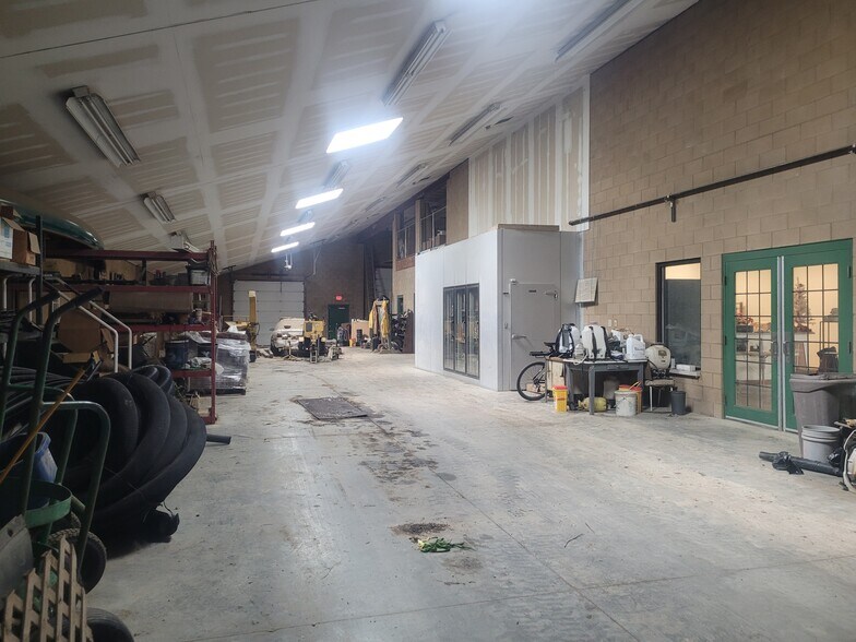 More Photos Of 2456 Millville Oxford Rd, Hamilton Garden Center For Sale