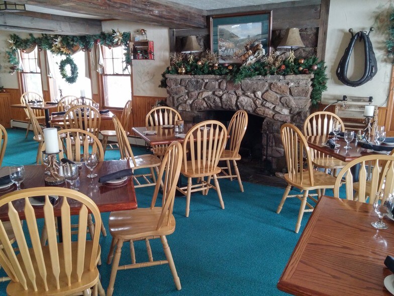 More Photos Of 600 Marina Dr, Grand Lake Restaurant For Sale