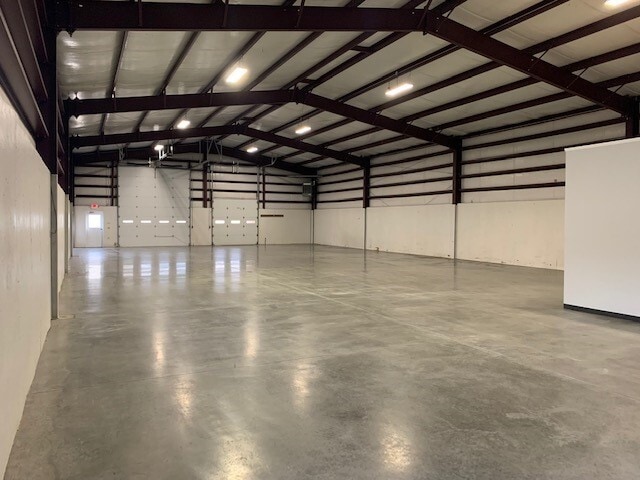 More Photos Of 3400 Claremont Ave, Evansville Warehouse For Sale
