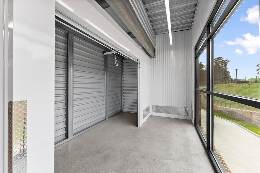 More Photos Of 4152 Browns Bridge Rd, Gainesville Self Storage For Sale