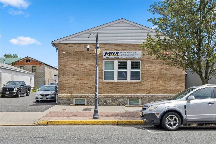 More Photos Of 411 N High St, Millville Medical For Sale