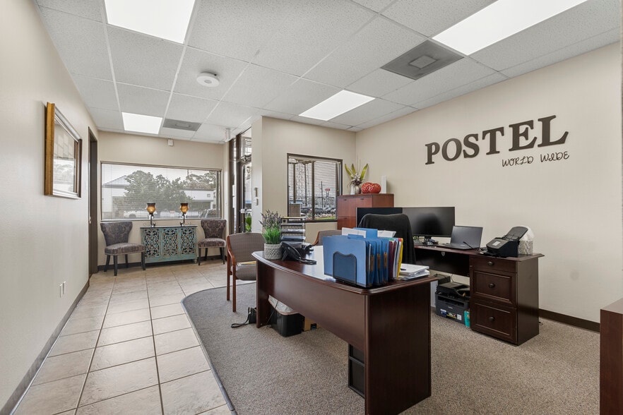 More Photos Of 25349-25351 Borough Park Dr, Spring Light Manufacturing For Sale