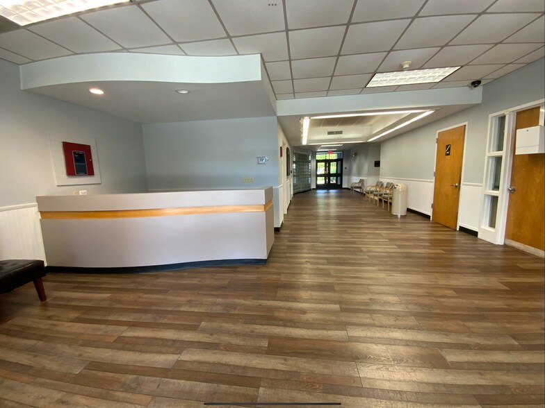 More Photos Of 130 N Gross Rd, Kingsland Medical For Sale