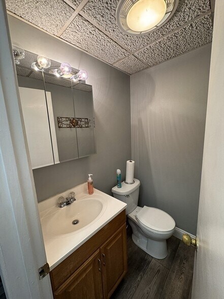 More Photos Of 622 Boston Rd, Billerica Freestanding For Lease