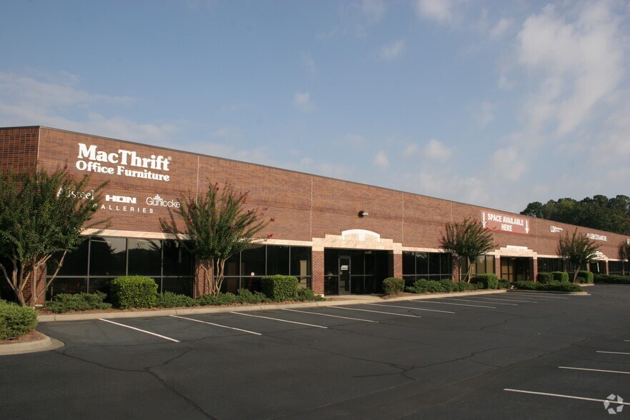 More Photos Of 800 Clanton Rd, Charlotte Showroom For Lease
