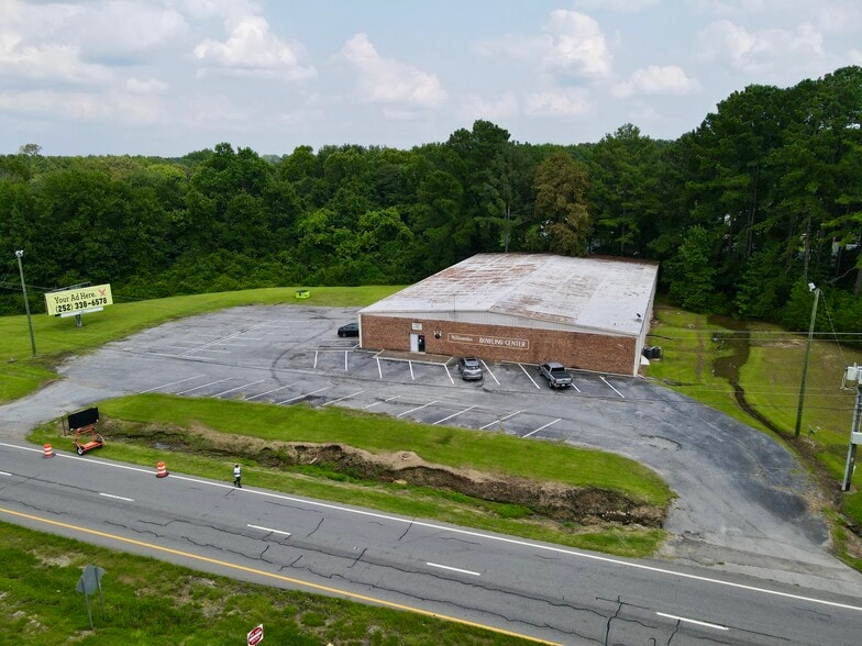 More Photos Of 915 E Boulevard, Williamston Bowling Alley For Sale