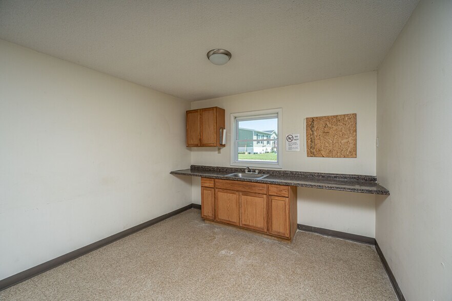 More Photos Of 1058 Edgewater Rd, Pineville Hotel For Sale