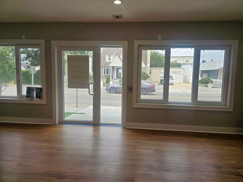 More Photos Of 400 Oak St, Copiague Apartments For Lease