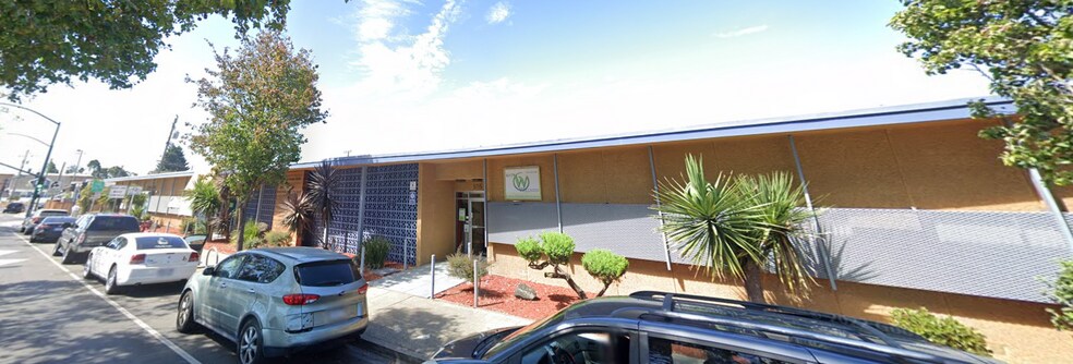 Primary Photo Of 5709-5715 Market St, Oakland Medical For Sale