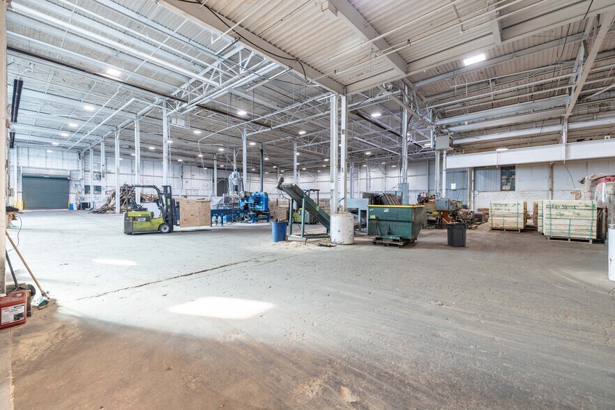 More Photos Of 13881 Elmira St, Detroit Manufacturing For Sale