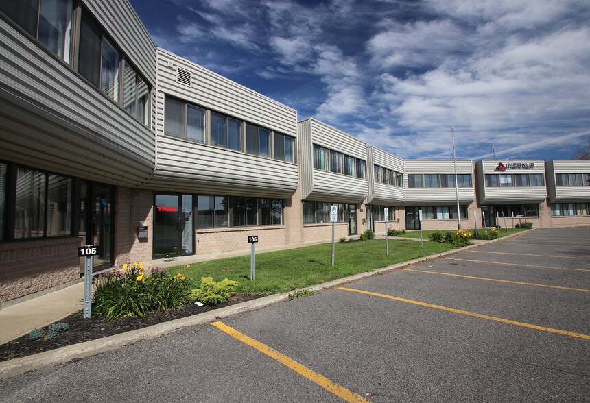 More Photos Of 1400 Rue Marie-Victorin, St-Bruno-de-Montarville Office For Lease