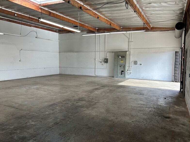 More Photos Of 1420 W Rosecrans Ave, Gardena Service For Lease