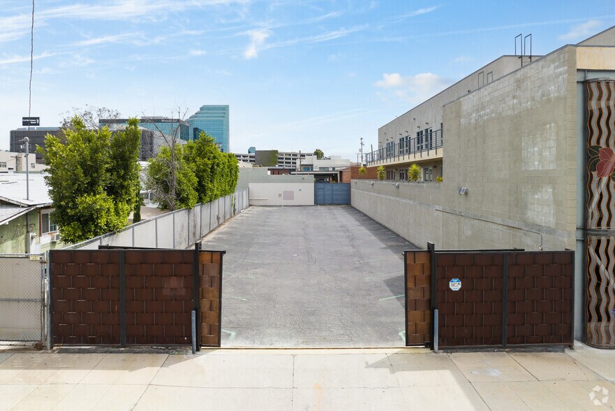 More Photos Of 2251 Barry Ave, Los Angeles Loft Creative Space For Sale