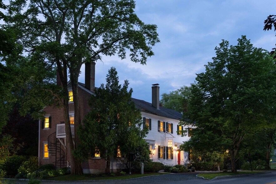 More Photos Of 40 Union St, Blue Hill Hospitality For Sale