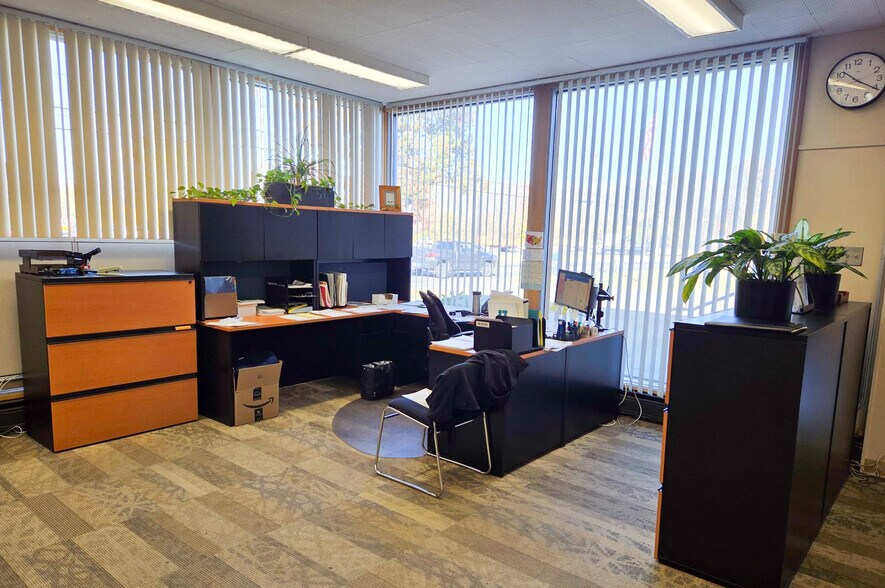 More Photos Of 66 Granby St, Bloomfield Manufacturing For Lease