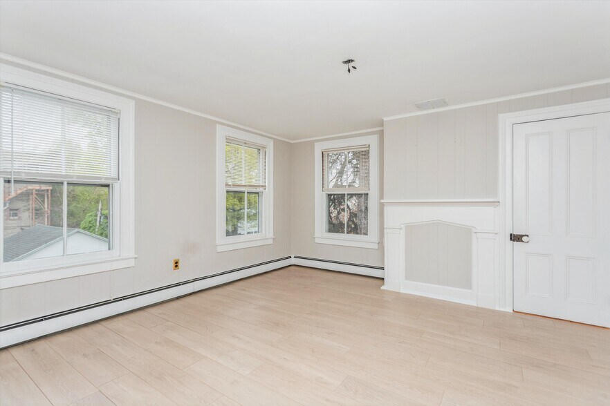 More Photos Of 37 Arch St, Greenwich Office For Sale