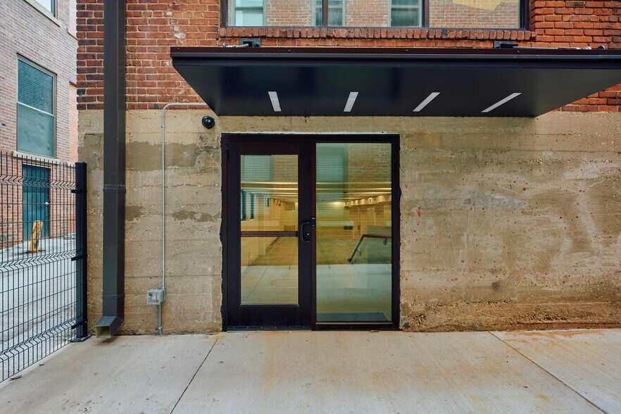 More Photos Of 14 W 3rd St, Kansas City Office For Lease