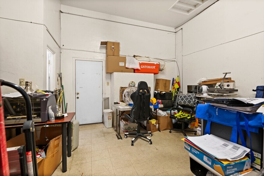 More Photos Of 2070 Santa Fe Ave, Long Beach Storefront Retail Office For Sale