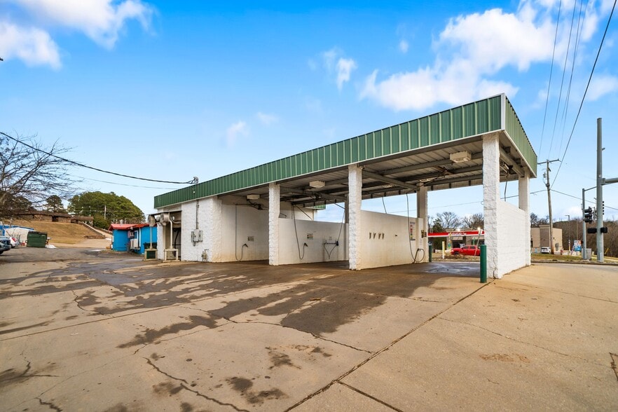 More Photos Of 626 Carpenter Dam Rd, Hot Springs National Park Specialty For Sale