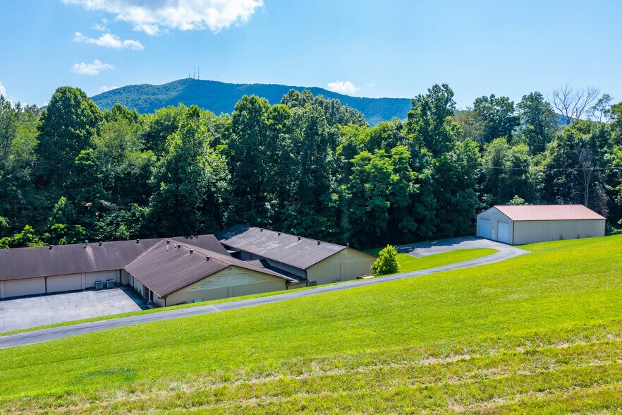 More Photos Of 2514 Old Lewis Rd, Johnson City Warehouse For Lease