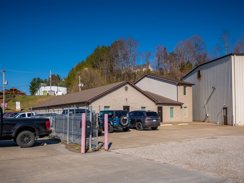 More Photos Of 14535 US Route 60, Milton Manufacturing For Sale