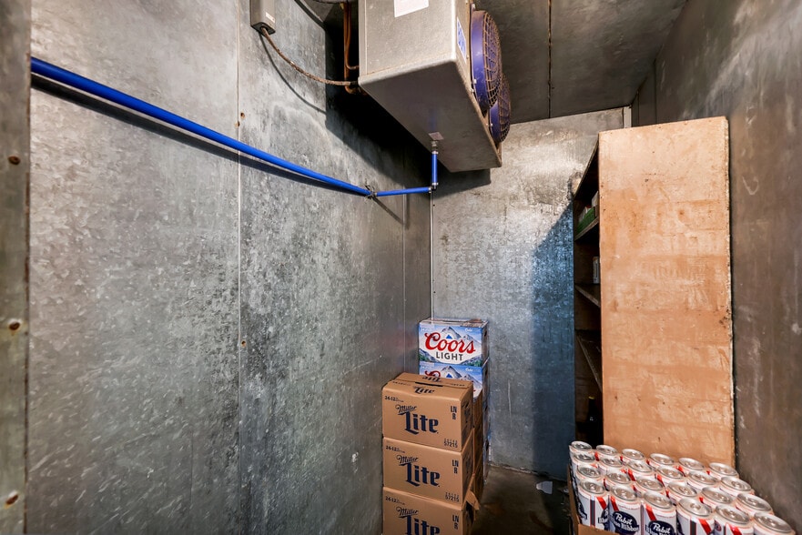 More Photos Of 2926 N Monroe St, Spokane Bar For Sale