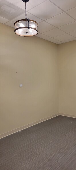 More Photos Of 5107 Summer Ave, Memphis Freestanding For Lease