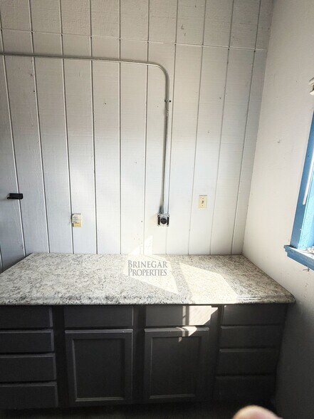 More Photos Of 119 N Bell Blvd, Cedar Park Auto Repair For Lease