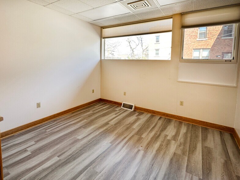 More Photos Of 1920 Monroe St, Madison Medical For Lease