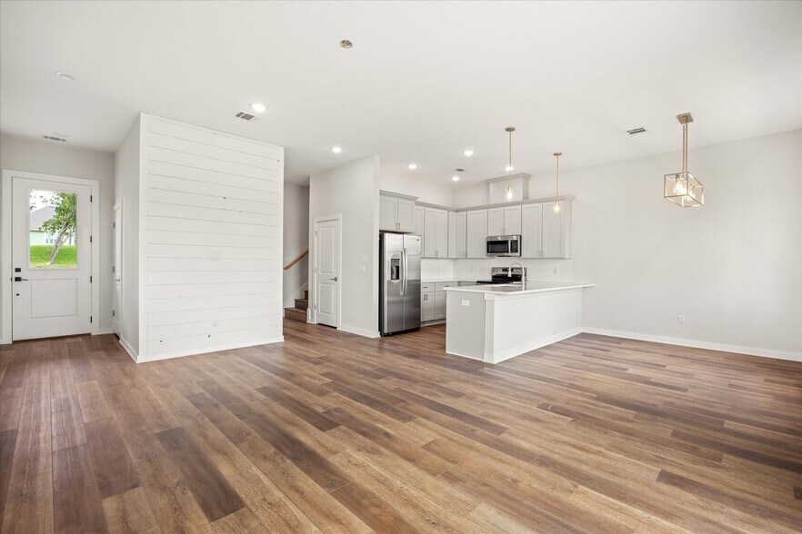 More Photos Of 710 N Sycamore St, Hico Apartments For Sale