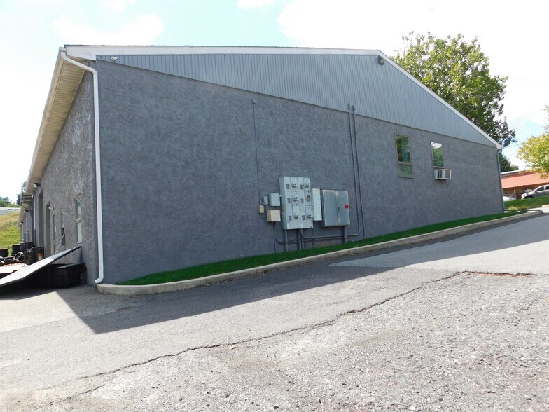 More Photos Of 615 Front St, Whitehall Service For Lease