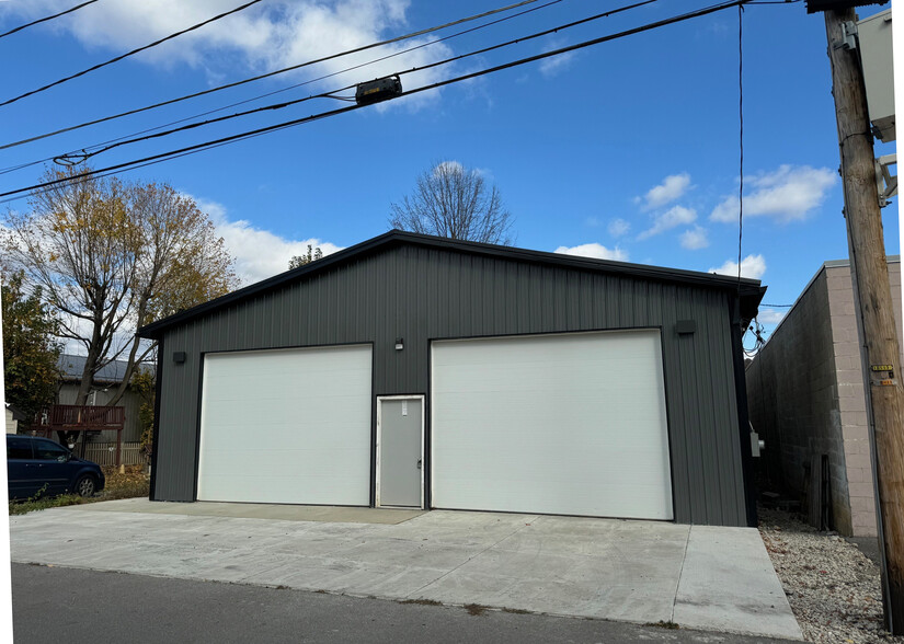 Primary Photo Of 1228 4th Ave, Coraopolis Industrial For Lease